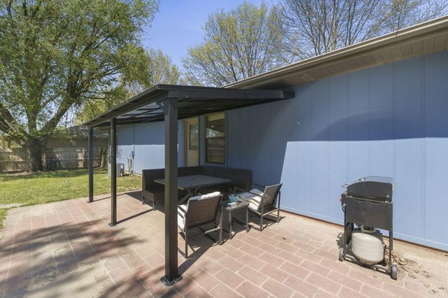 802 E Dyann Drive, Nixa, MO 65714