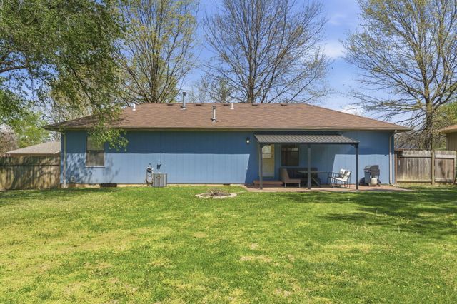 802 E Dyann Drive, Nixa, MO 65714