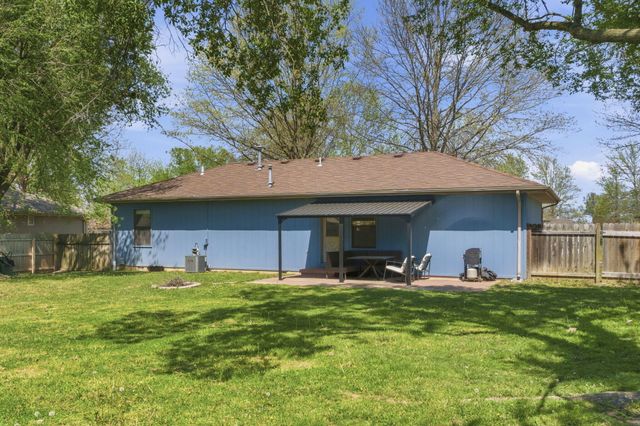 802 E Dyann Drive, Nixa, MO 65714