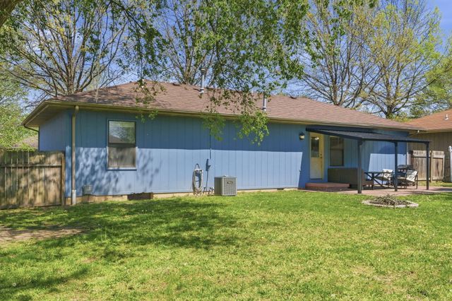 802 E Dyann Drive, Nixa, MO 65714