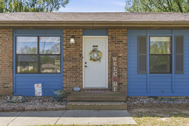 802 E Dyann Drive, Nixa, MO 65714