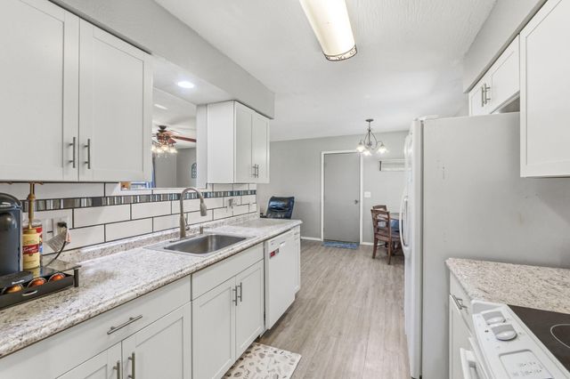 802 E Dyann Drive, Nixa, MO 65714