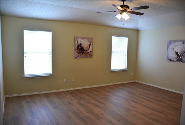 9809 Carter Drive, Mckinney, TX 75072