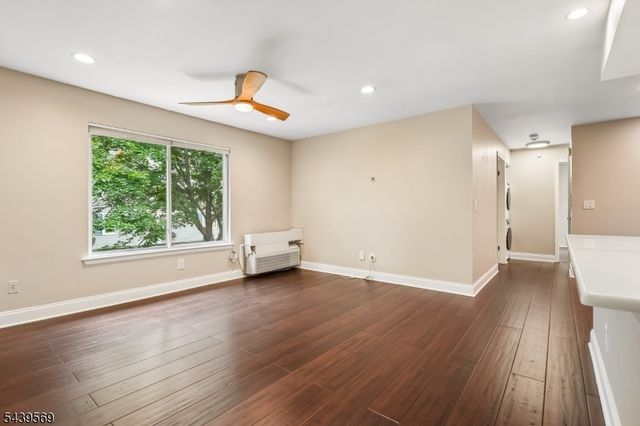 74 Marlowe Ct, Franklin Twp., NJ 08873