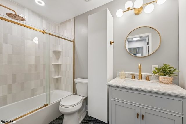 74 Marlowe Ct, Franklin Twp., NJ 08873