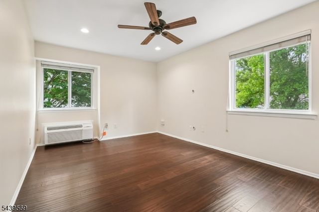 74 Marlowe Ct, Franklin Twp., NJ 08873