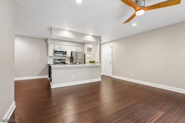 74 Marlowe Ct, Franklin Twp., NJ 08873