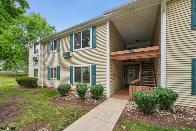74 Marlowe Ct, Franklin Twp., NJ 08873