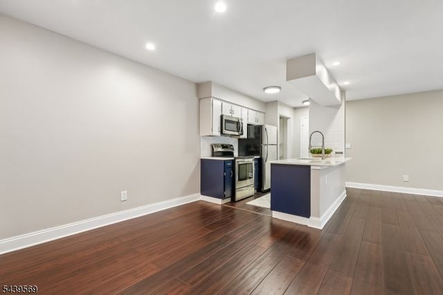 74 Marlowe Ct, Franklin Twp., NJ 08873
