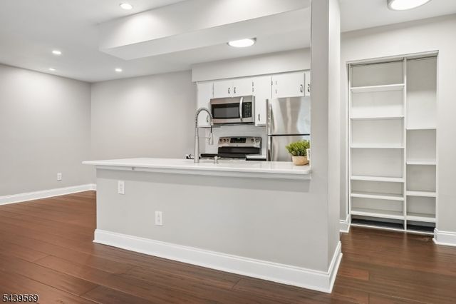 74 Marlowe Ct, Franklin Twp., NJ 08873