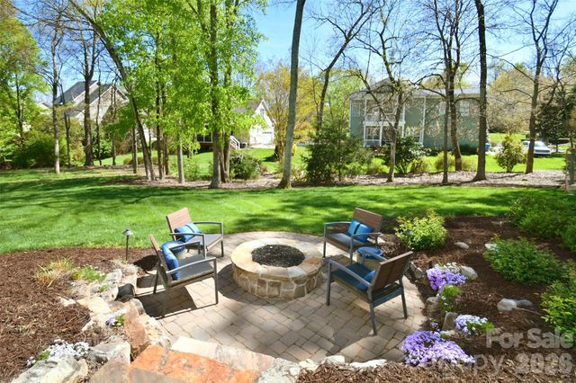 522 N Oak Drive, Huntersville, NC 28078