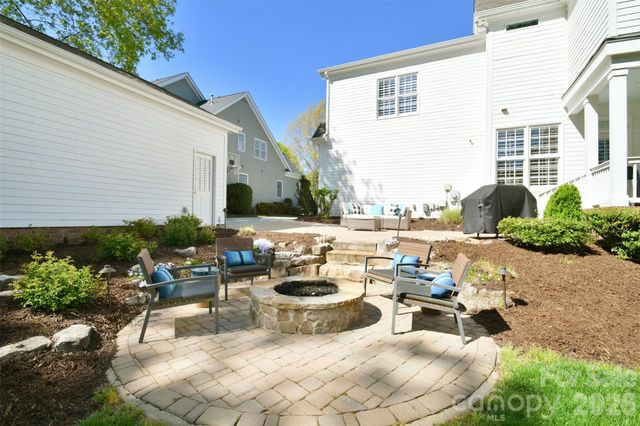 522 N Oak Drive, Huntersville, NC 28078