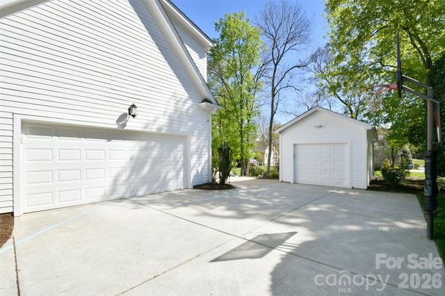 522 N Oak Drive, Huntersville, NC 28078