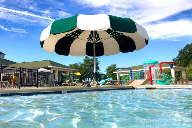 522 N Oak Drive, Huntersville, NC 28078