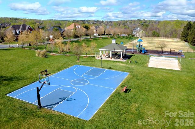 522 N Oak Drive, Huntersville, NC 28078