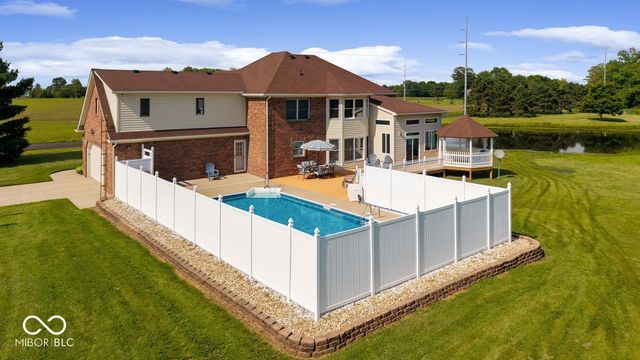 3877 Meadowbrook Drive, Seymour, IN 47274