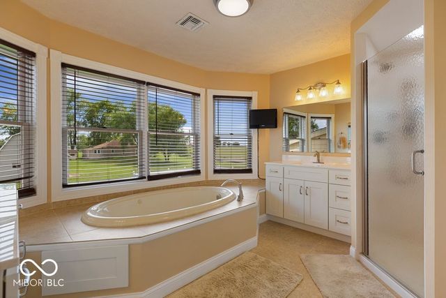 3877 Meadowbrook Drive, Seymour, IN 47274