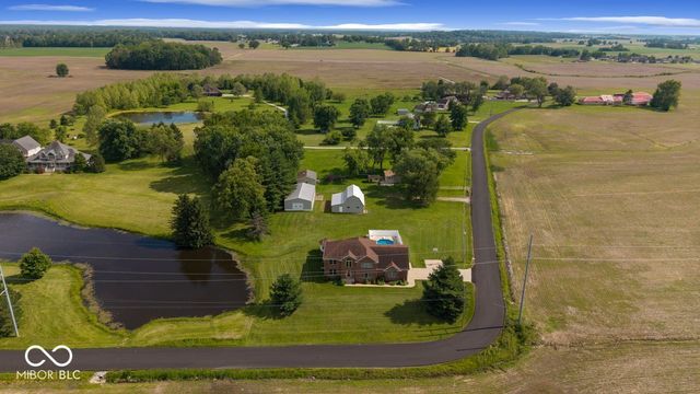 3877 Meadowbrook Drive, Seymour, IN 47274