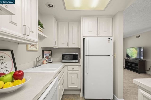 1225 Singingwood Ct 1, Walnut Creek, CA 94595