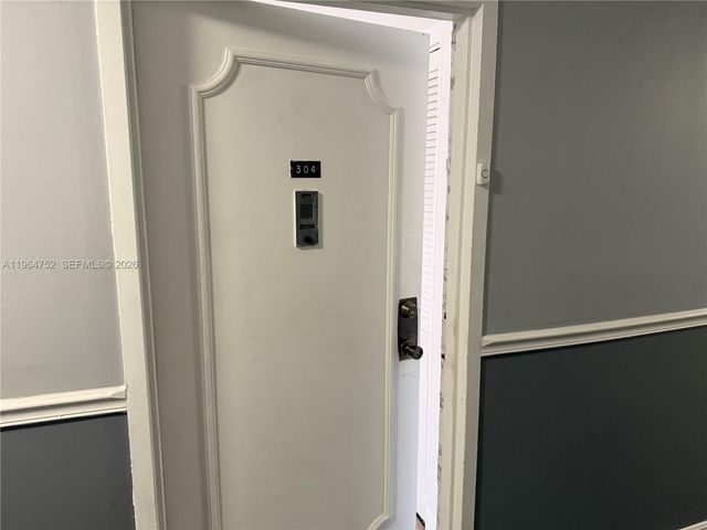 13685 NE 10th Ave 304, North Miami, FL 33161