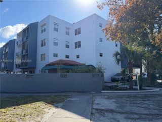 13685 NE 10th Ave 304, North Miami, FL 33161
