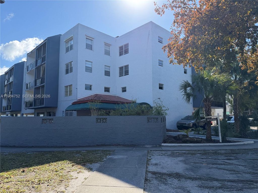13685 NE 10th Ave 304, North Miami, FL 33161