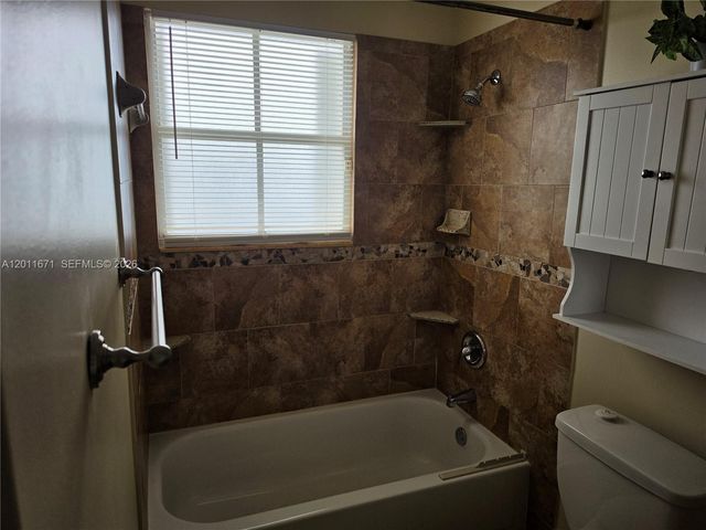 6178 Buena Vista Dr 6178, Margate, FL 33063