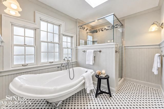 278 Moran Road, Grosse Pointe Farms, MI 48236