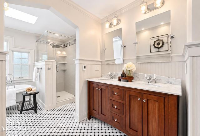 278 Moran Road, Grosse Pointe Farms, MI 48236