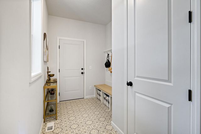 6510 Harvest Way, Chaska, MN 55318