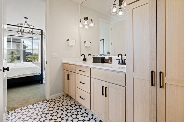 6510 Harvest Way, Chaska, MN 55318