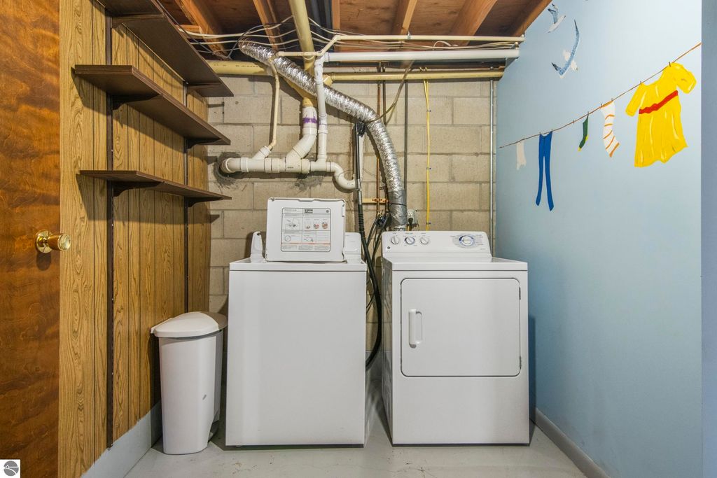 Image 26 of property listing at 7222 S West Bayshore Drive, Traverse City, MI 49684