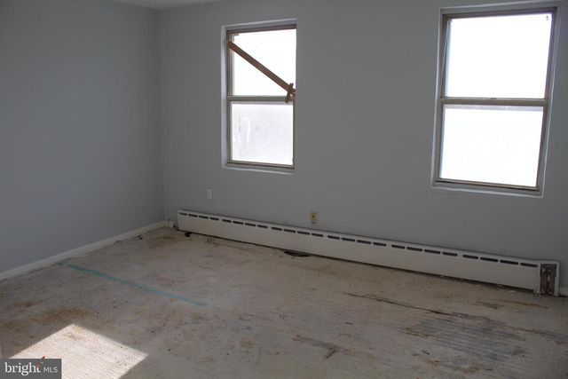7281 WALNUT ST, Upper Darby, PA 19082