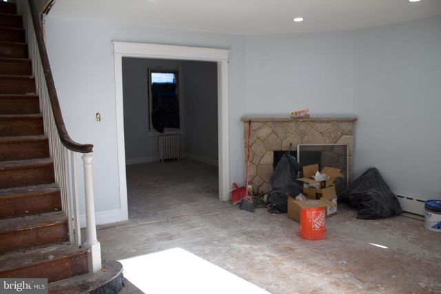 7281 WALNUT ST, Upper Darby, PA 19082