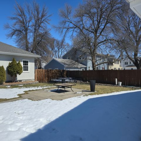 1430 9th Avenue S, Fargo, ND 58103