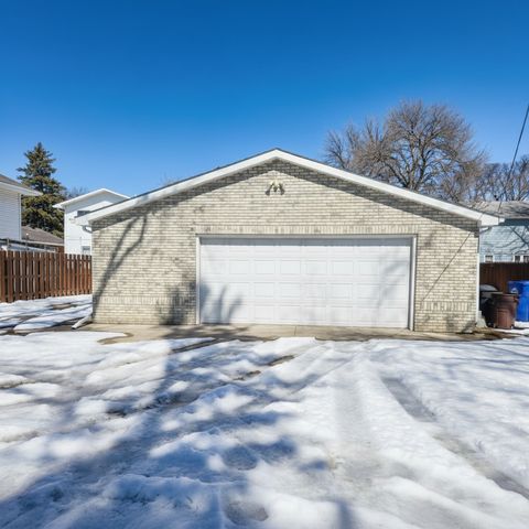 1430 9th Avenue S, Fargo, ND 58103