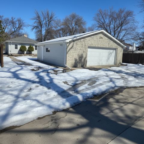 1430 9th Avenue S, Fargo, ND 58103