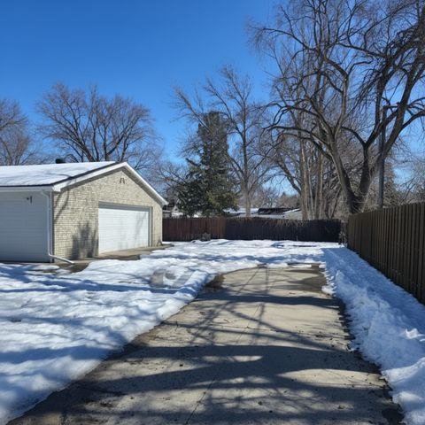 1430 9th Avenue S, Fargo, ND 58103