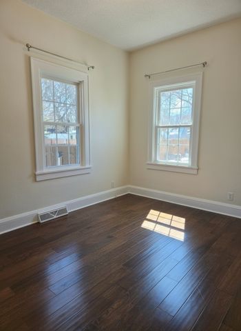 1430 9th Avenue S, Fargo, ND 58103