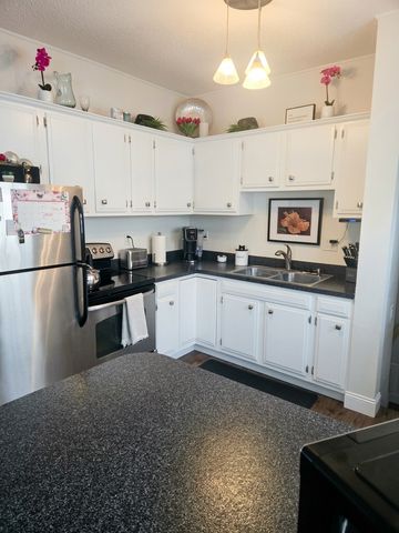 1430 9th Avenue S, Fargo, ND 58103