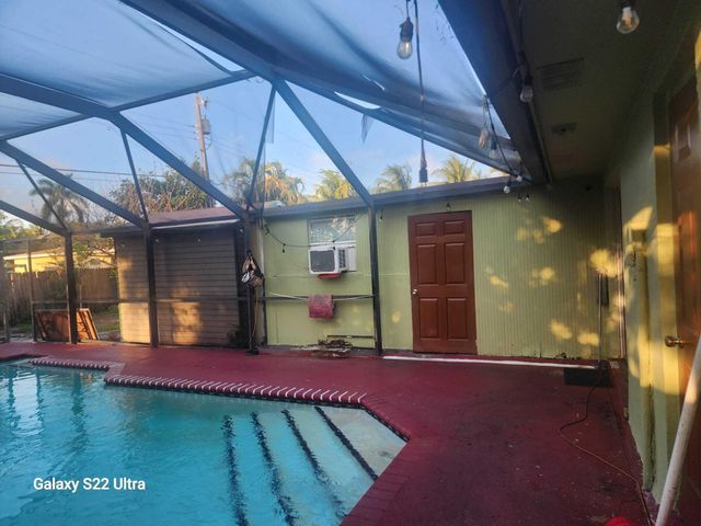 1441 W Central Street, Lantana, FL 33462