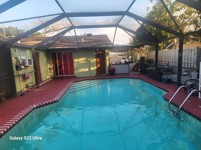 1441 W Central Street, Lantana, FL 33462