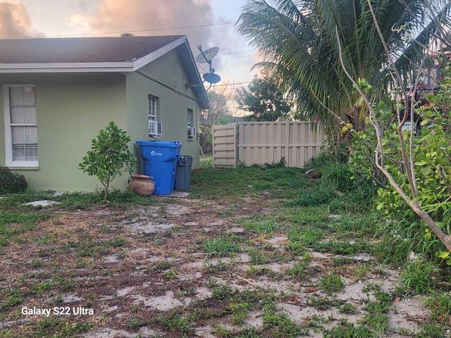 1441 W Central Street, Lantana, FL 33462