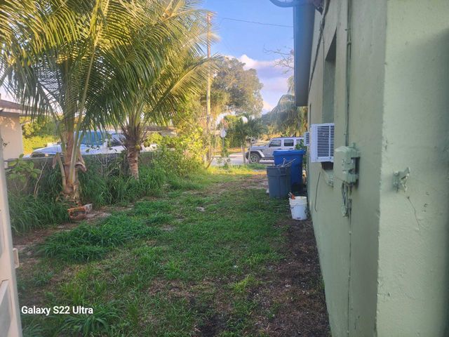 1441 W Central Street, Lantana, FL 33462