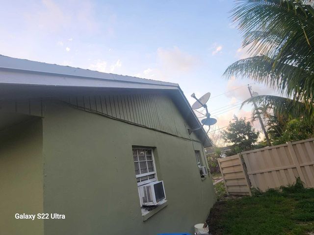 1441 W Central Street, Lantana, FL 33462