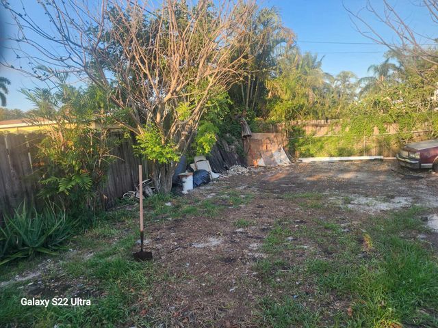 1441 W Central Street, Lantana, FL 33462