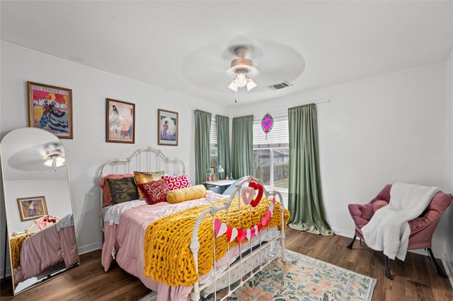 355 N Monroe Street, La Grange, TX 78945