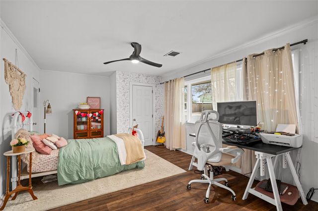 355 N Monroe Street, La Grange, TX 78945