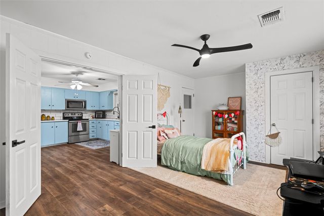 355 N Monroe Street, La Grange, TX 78945