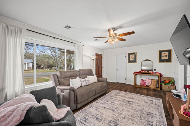 355 N Monroe Street, La Grange, TX 78945